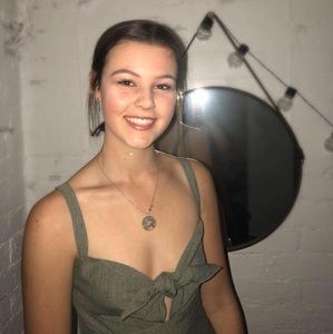 Meet your Posher, Anais